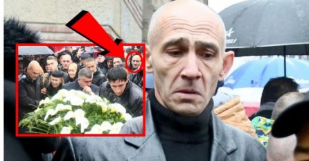 OVAJ DETALJ NA SAHRANI NIKO NIJE VIDIO: Pjevači su šaputali o Robertu, a ONDA JE NAPRAVILA VELIKU GREŠKU! (FOTO)