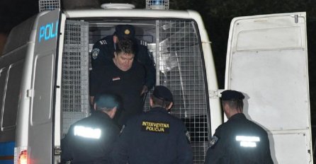 PRIVELI SU MONSTRUMA KOJI JE BACIO DJECU POLICIJI: Evo kakva je njegova reakcija bila kad su ga pitali zašto je to uradio, "OVO JOŠ NISMO VIDJELI"