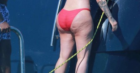 NA INSTAGRAMU NJENU ZADNJICU OBOŽAVAJU MILIONI: Sada su je uslikali bez PHOTOSHOPA, ovakvu grozotu još nismo vidjeli!