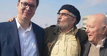 ALEKSANDAR VUČIĆ ZAGRLJEN SA JOHNNY DEPPOM: Čim mu je prišao, ODMAH MU JE OVO REKAO!