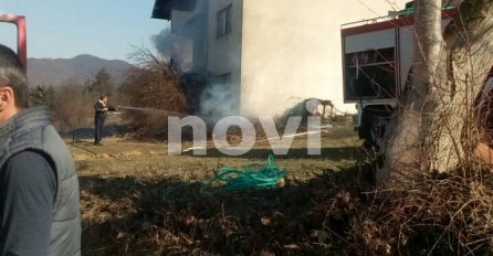GORI KUĆA U ČELEBIĆIMA KOD KONJICA: Na licu mjesta policija i vatrogasci