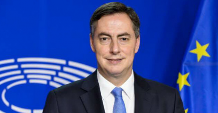 Dejvid Mekalister u Prištini: Ukine takse, to je loša odluka