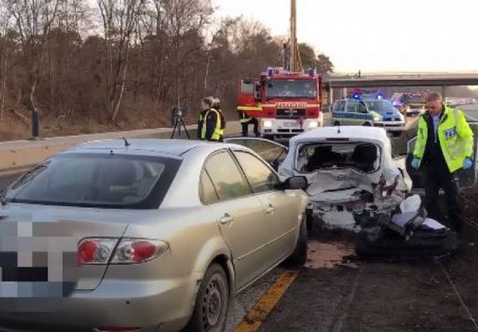 ODALI POČAST LEGENDARNOM PJEVAČU: Mnogi se okupili na mjestu nesreće Šabana Šaulića