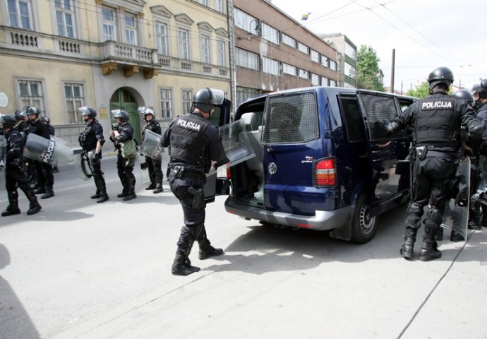 PUNO POSLA ZA POLICIJU: U subotu u Sarajevu isključeno 40 vozila