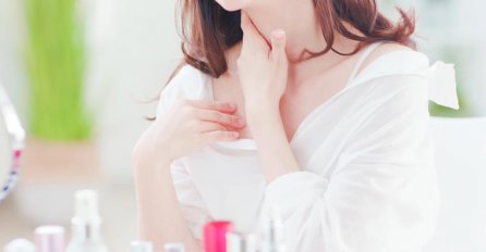 NAPRAVITE KREMU DA VAM VRAT I DEKOLTE IZGLEDAJU DO 10 GODINA MLAĐE!