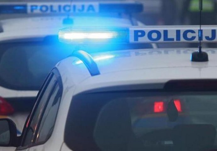 STRAVIČNA NESREĆA: U sudaru kombija povrijeđeno devet odbojkašica i dva vozača