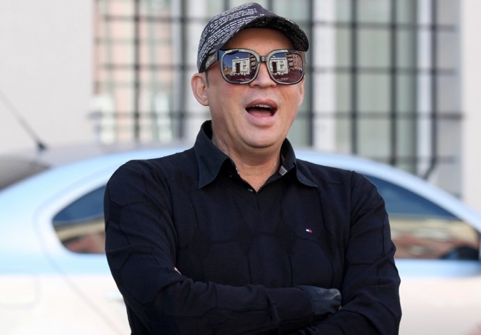 ŽENE SU GOVORILE DA JE BIO DOBAR FRAJER! Evo kako je čuveni Karamela izgledao prije PLASTIČNIH OPERACIJA! (FOTO)