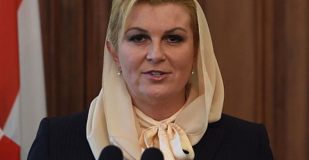 Kolinda upala na bal, pa zasjenila sve goste: Niko nije mogao da vjeruje ŠTA JE OBUKLA   (FOTO)