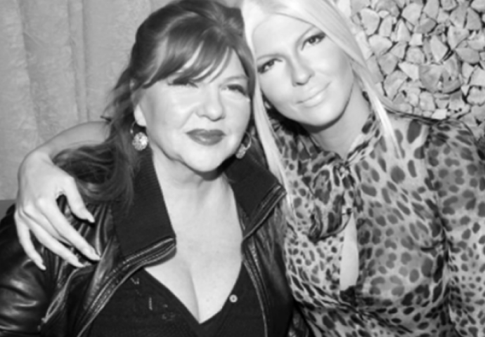 NAKON SMRTI JELENINE MAJKE OGLASILA SE PRODUKCIJA "ZVEZDE GRANDA" Evo šta su poručli pjevačici! (FOTO)