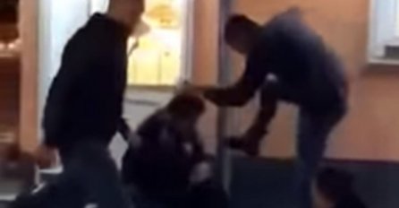 PROLAZNICI SVE SNIMILI: Brutalno pretukli mladiće prerušene u policajce 