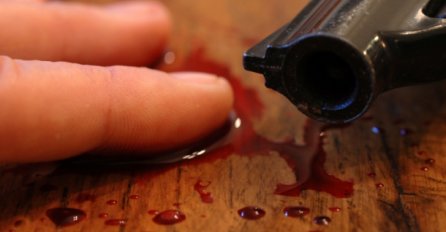 STRAVIČNO: Upucao suprugu zbog zvocanja