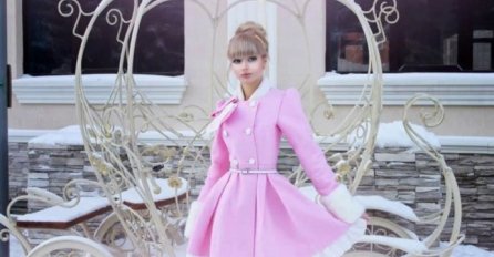 JOŠ DOK JE BILA DIJETE ZVALI SU JE BARBIKA: Sad kad ima 30 godina IZGLEDA OVAKO, roditelji joj ne daju izaći IZ KUĆE!