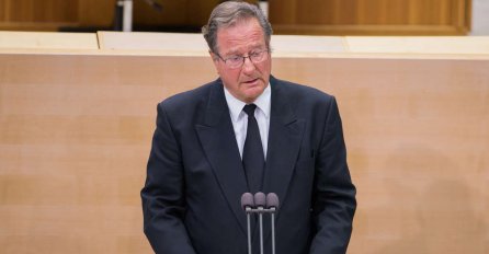 UMRO ČOVJEK KOJI JE PRIZNAO ODGOVORNOST ZAPADA ZA SREBRENICU! 