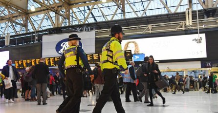 U Londonu pronađena tri eksplozivna paketa