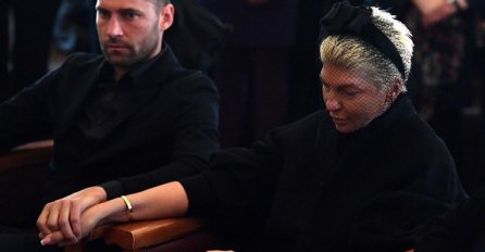 Karleuša se slomila kada joj je on prišao i zagrlio je, uplakana jedva podigla glavu  i počela da jeca (FOTO) 