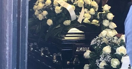 NIKO NIJE MOGAO VJEROVATI: Šok je uslijedio kada se na sahrani Divne Karleuše POJAVIO ON! (FOTO)