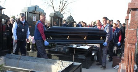 ISPLIVALA PRAVA ISTINA: Evo zašto pop nije DRŽAO OPELO na Divninoj sahrani!