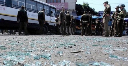 MASAKR NA AUTOBUSKOJ STANICI: Povrijeđeno 18 ljudi od eksplozije granate