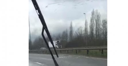 AKO VAM SE BRISAČI POKVARE NA KIŠI, OVAJ TRIK ĆE VAS SPASITI: Evo kako da lako riješite problem (VIDEO)