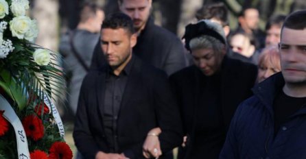 KARLEUŠA NA SAHRANI NIJE ISPOŠTOVALA NIJEDAN SRPSKI OBIČAJ, ALI ZATO OVO JESTE: Sada je otkriveno zašto 