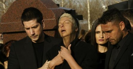 NOVA DRAMA U DOMU KARLEUŠE, LJEKARI ODMAH STIGLI: Jelena ostala bez glasa, porodici ovo saopštili 