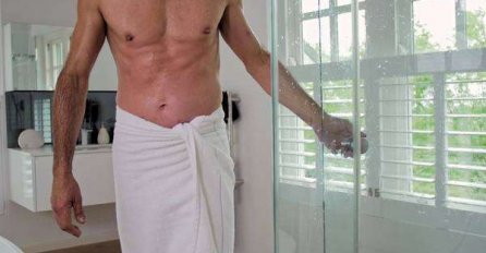 "Prošle sedmice, dolazim sa posla i izlazi moj sin iz kupatila u bademantilu, a za njim i..."