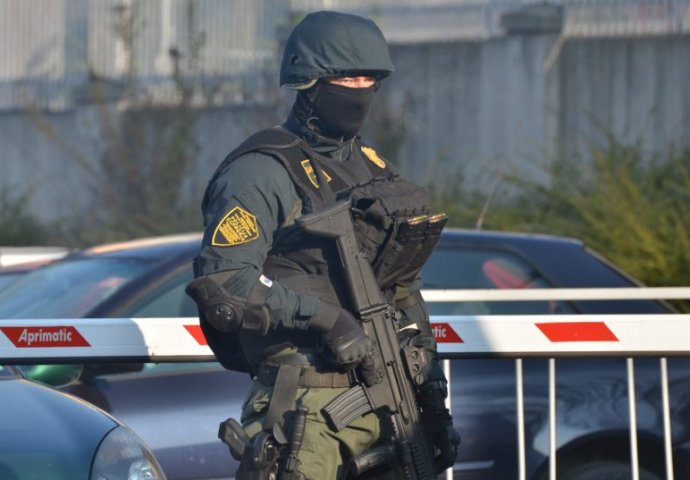 Velika akcija Federalne uprave policije: U Sarajevu uhapšeni automafijaši