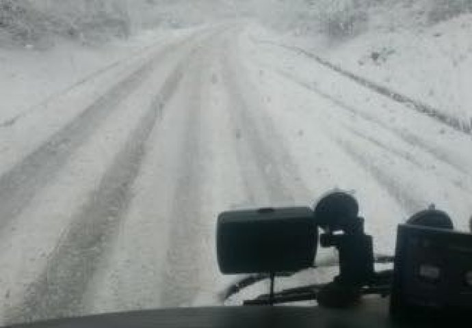 Hrvatska: Zbog sniježne vijavice zatvorena državna cesta