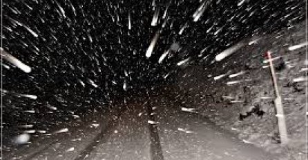 DOK UPOZORAVAJU NA TOPLOTNI UDAR SNIJEG NAPADAO POLA METRA: Kome vjerovati?!