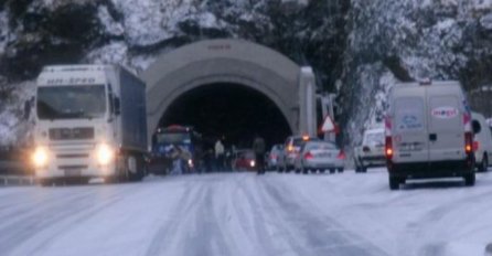 POTPUNI KOLAPS, NE KREĆITE NA PUT AKO NE MORATE: Ceste zatvorene, objavljena važna obavijest 