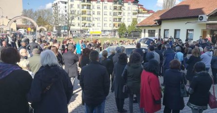 Tijelo mladića ispraćeno iz Banjaluke: Volimo te, Davide