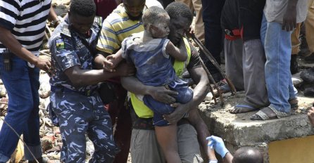 Lagos: Poginulo 10 osoba, deseci i dalje u srušenoj zgradi