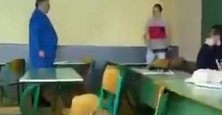 SNIMAK KOJI JE ŠOKIRAO BALKAN: Đaci brutalno ponižavali profesora i nazivali ga pogrdnim imenima 