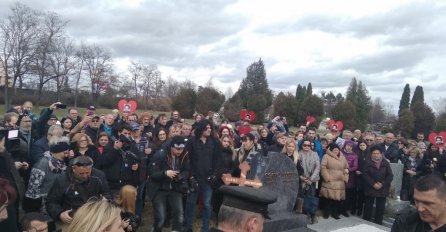 DAVOR NIJE VJEROVAO KAD JE NJEGA UGLEDAO NA SAHRANI SINA DAVIDA U AUSTRIJI: Svi su gledali u njega, MORAO JE DOĆI!