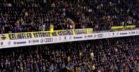 (VIDEO): Uz uzvike: Allahu ekber! Hiljade turskih navijača se oprostilo od žrtava na Novom Zelandu: