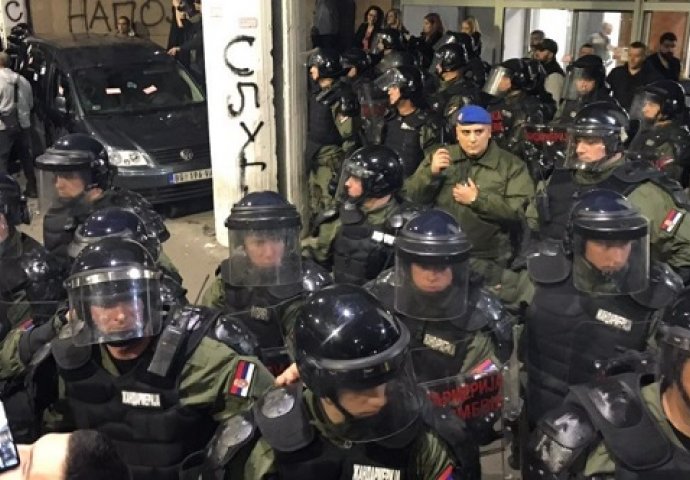 Beograd večeras spava, a sutra Boško Obradović najavljuje nove proteste protiv vlade:   PUSTITE UHAPŠENE