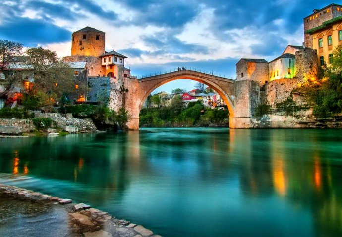 ANKETA: Treba li Mostar turistima naplaćivati ulazak u staru gradsku jezgru?