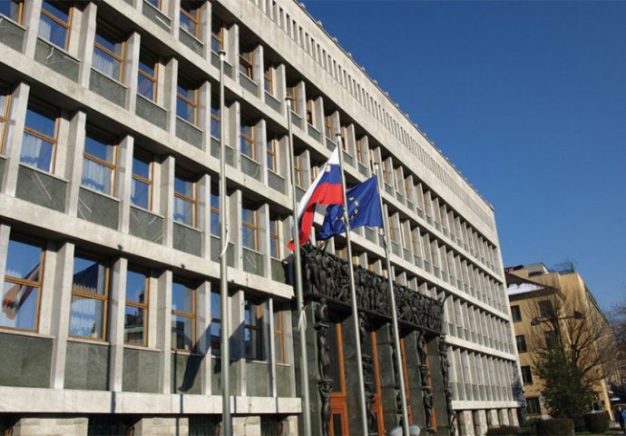 Zahtjev za povlačenje priznanja Kosova u parlamentu Slovenije