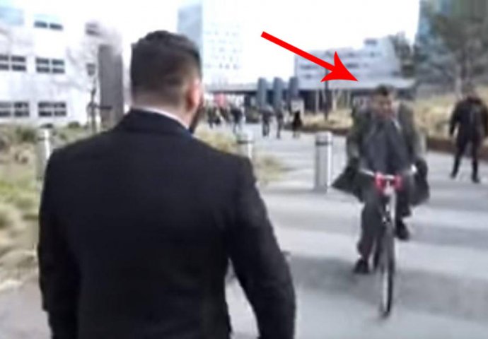 Uoči izricanja presude KARADŽIĆU pojavio se ON i to na biciklu: Niko ga nije prepoznao (VIDEO)