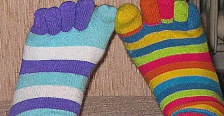 DANAS OBUCITE RAZLIČITE ČARAPE: Svjetski dan osoba sa Down sindromom