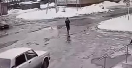 POKOSIO BIVŠU ŽENU NASRED ULICE, LETJELA METRIMA U VAZDUHU: Objavljen jeziv snimak udara! (UZNEMIRUJUĆI VIDEO)