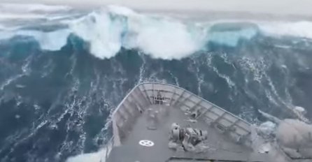 LJUDI ZOVU UPOMOĆ: Helikopteri spašavaju putnike sa kruzera, velika panika vlada