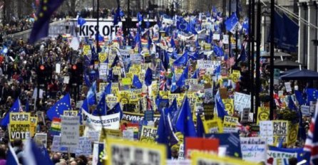 Stotine hiljada Britanaca marširaju Londonom: Traže novi referendum o Brexitu