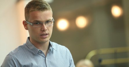 DRAŠKO STANIVUKOVIĆ daje poslaničku naknadu za "Caritas", "Merhamet" i Crveni križ