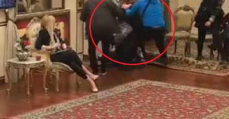 UZNEMIRUJUĆE SCENE: Prvo joj udarila šamar, a onda oborila na pod i krenula da je UBIJA! NEVIĐENA KATASTROFA