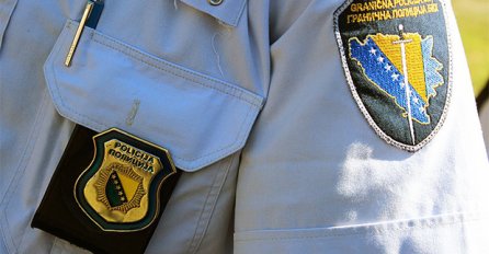 Pijani granični policajac u BiH unifromi PIPKAO STJUARDESU I ZAVRŠIO U ZATVORU!