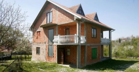 HRVAT KUPIO KUĆU, PA U PODRUMU ZATEKAO ČISTI HOROR: U panici je pozvao POLICIJU, a kad su stigli imali su šta i vidjeti (FOTO)