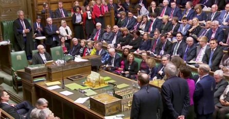 Britanski poslanici glasali protiv četiri alternativna prijedloga o Brexitu