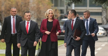 Vlada RS-a vodi građane u propast: MANJI ENTIETE DUPLO ZADUŽENIJI OD FEDERACIJE