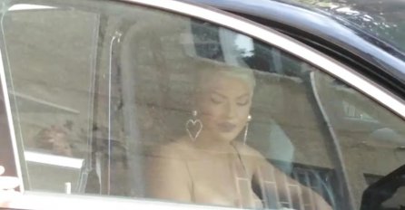 JELENA DOŠLA NA SNIMANJE U USKOJ CRNOJ HALJINI I DUBOKOG DEKOLTEA: Prvi put su joj uslikali lice, svi su zaprepašteni 